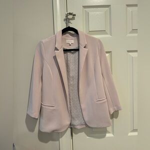 Skies are blue. Medium blazer, never worn! Fantastic cut.